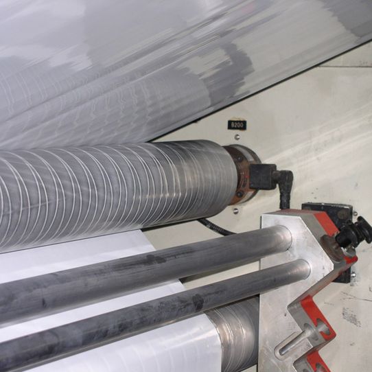 Folienverarbeitung mit Radial-Kraftsensor