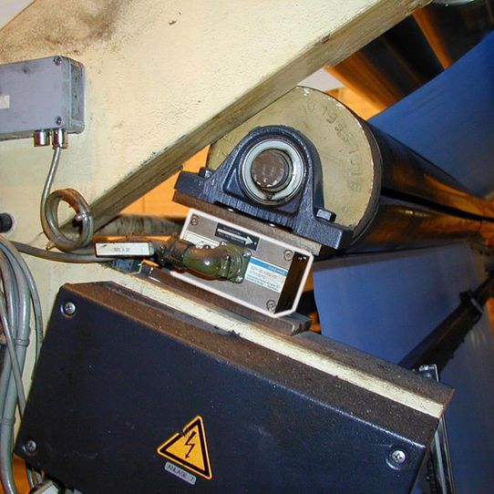 Folienverarbeitung mit Block-Kraftsensor
